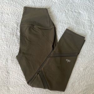 Alo legging capris - army green with mesh designs - size xtra small